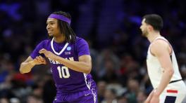  Furman guard Alex Wilkins commits to Kentucky basketball from transfer portal.