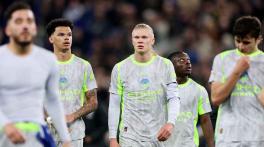 Manchester City stay in the hunt after drawing with Everton